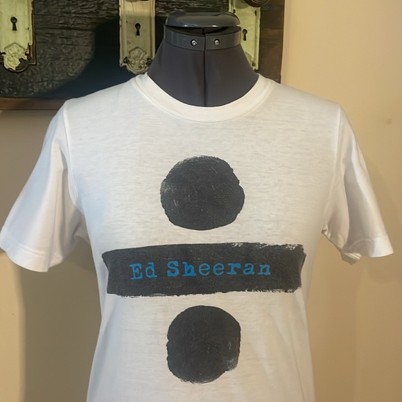 2/$30 Ed Sheeran Divide Tour Concert T-Shirt Size Small - Picture 5 of 16